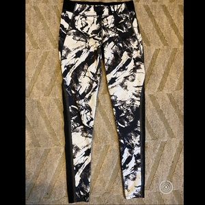 Oakley black and white printed leggings with mesh